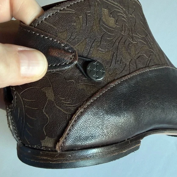 Cydwoq Hood booties women’s 38 embossed brown leather worn once - Picture 4 of 8